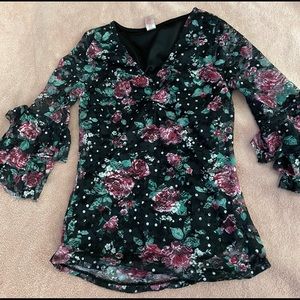 Lace long sleeves